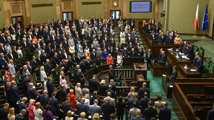 głosowania w sejmie. polityk pis i szef nik stracili immunitet, zachowały go posłanki ko i lewicy