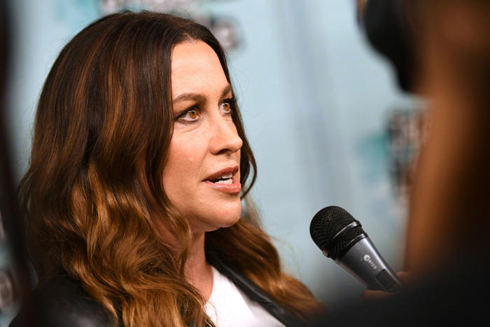 fact check: about the claim alanis morissette said the 'music industry is run by elite pedophiles'