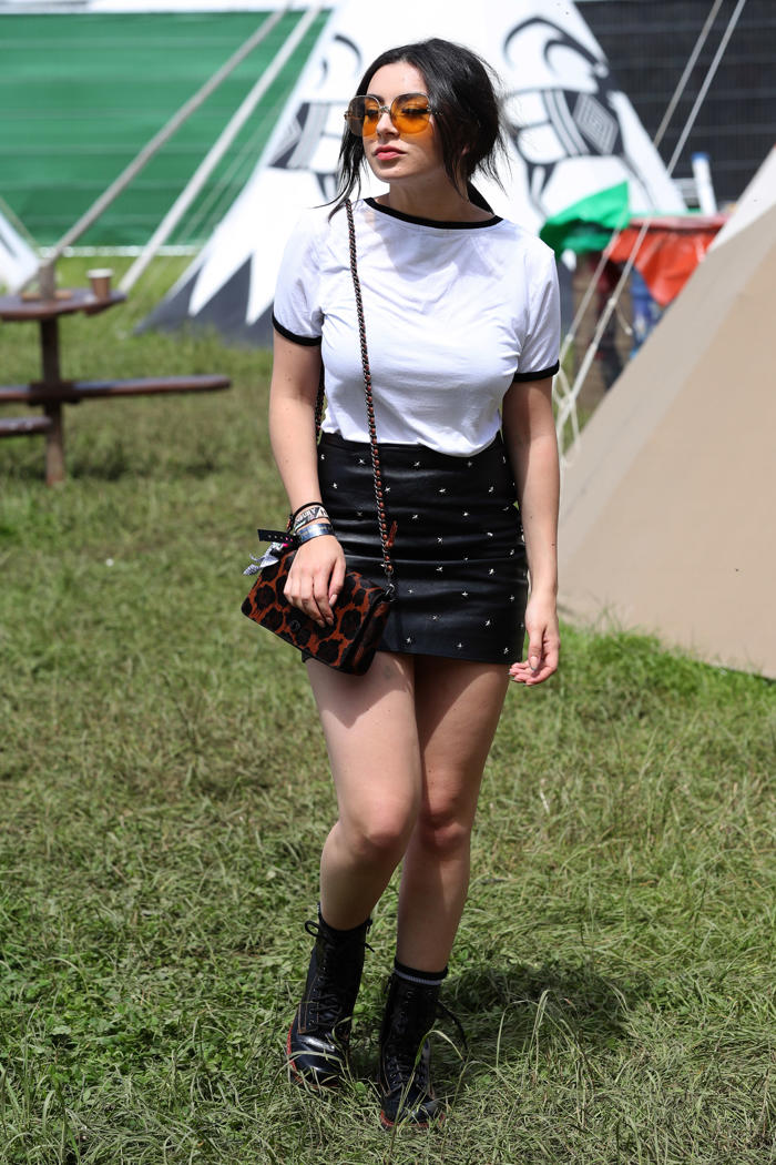 how to, the 10 best glastonbury looks of all time and how to replicate them