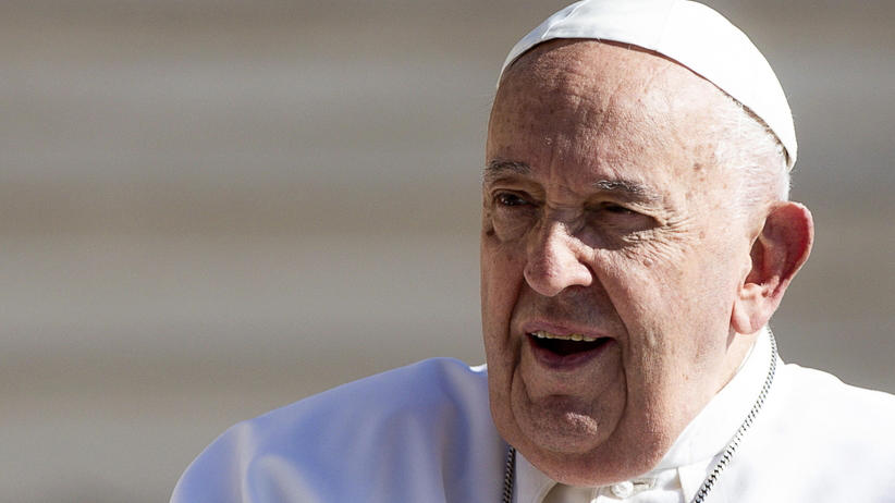 papież franciszek zawiesza obowiązki. watykan wydał komunikat