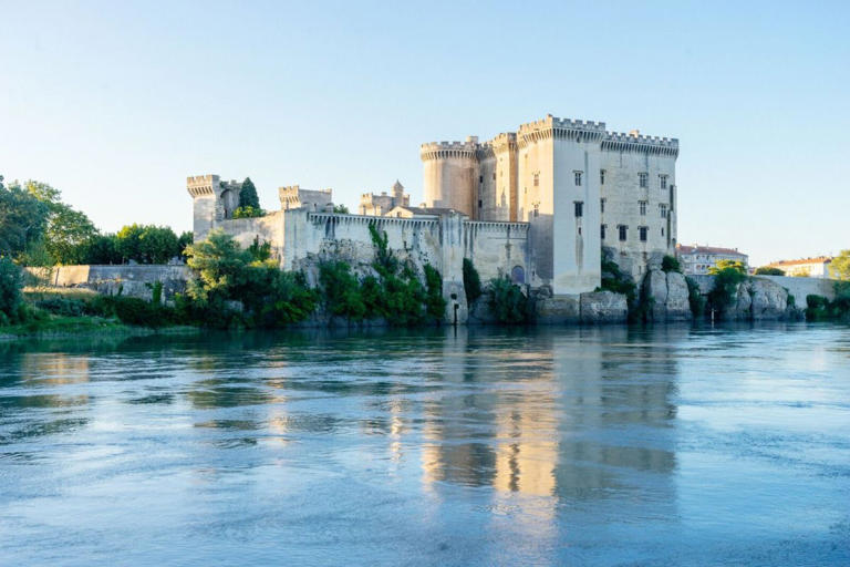 A river cruise is a fabulous way to explore Provence, Lyon, and many other picturesque villages in the South of France, don't you think?