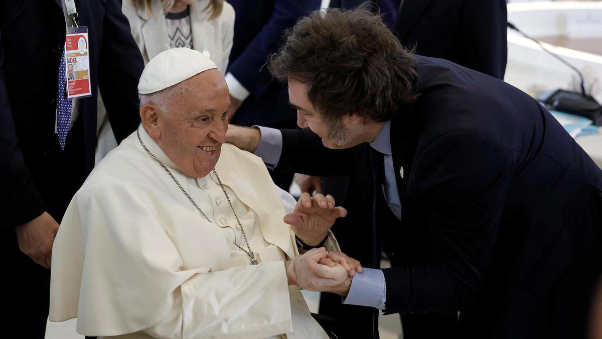 el presidente calificó como un error haber insultado al papa francisco y reiteró sus críticas a lula