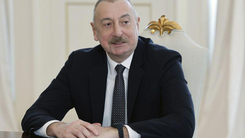 azerbaycan'da erken seçim: cumhurbaşkanı aliyev milli meclis'i feshetti