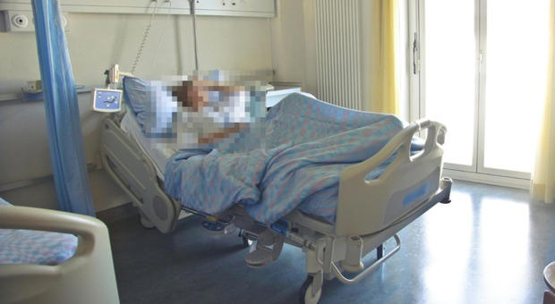 Maturità, si diploma dal letto dell'ospedale dopo un grave incidente: ecco come si è svolto l'esame di Giulia