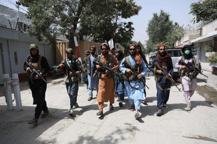 polémica por cumbre liderada por la onu en doha: invitan a los talibanes y excluyen a mujeres afganas