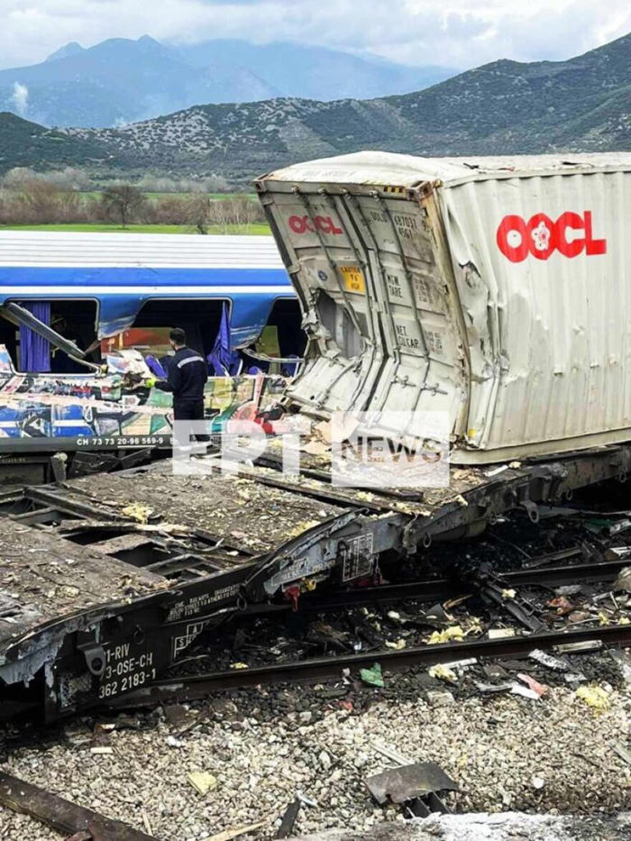 τραγωδία στα τέμπη: βρέθηκε στη θεσσαλονίκη και μεταφέρθηκε στο κουλούρι το κοντέινερ της εμπορικής αμαξοστοιχίας