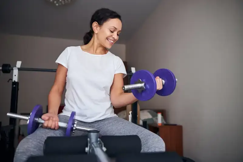 rutina exprés de ejercicios de bíceps para mujer ideal para tonificar en 30 minutos