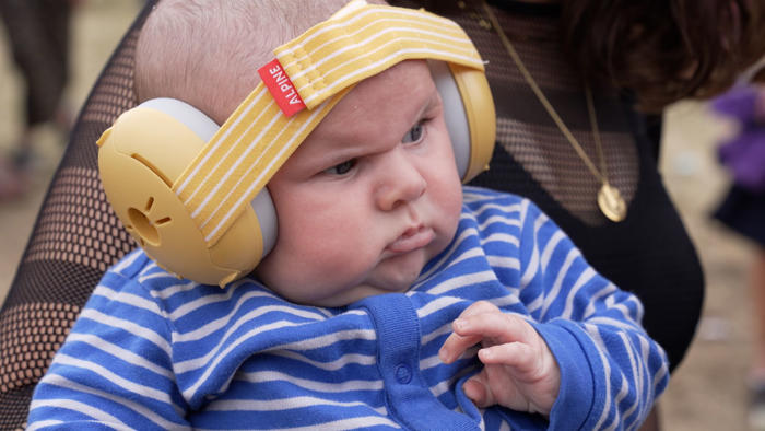 ‘oh my god, this baby’: 10-week-old steals show at annie mac’s glastonbury set