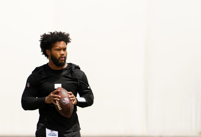 cardinals oc discusses how qb kyler murray 'gets better every day'