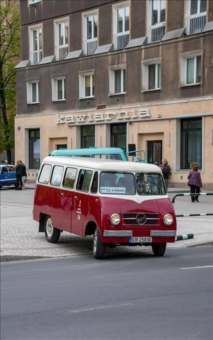 dobra wiadomość dla pasażerów krakowskiego mpk. przez całe wakacje będą kursować tylko tramwaje z niską podłogą
