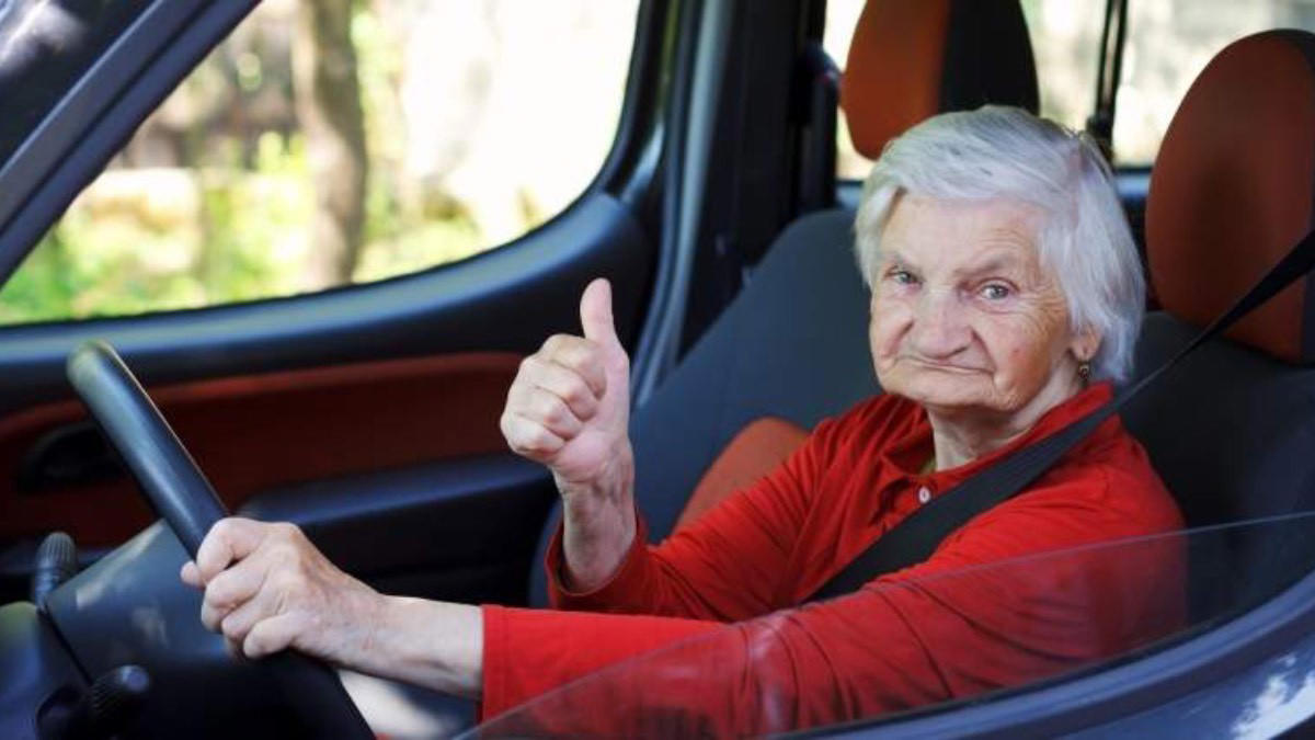 la dgt retira el carnet de conducir a los mayores de 65 años en estos casos