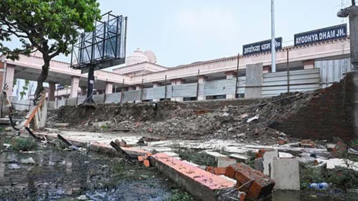android, six suspended over ayodhya rampath cave-ins, waterlogging