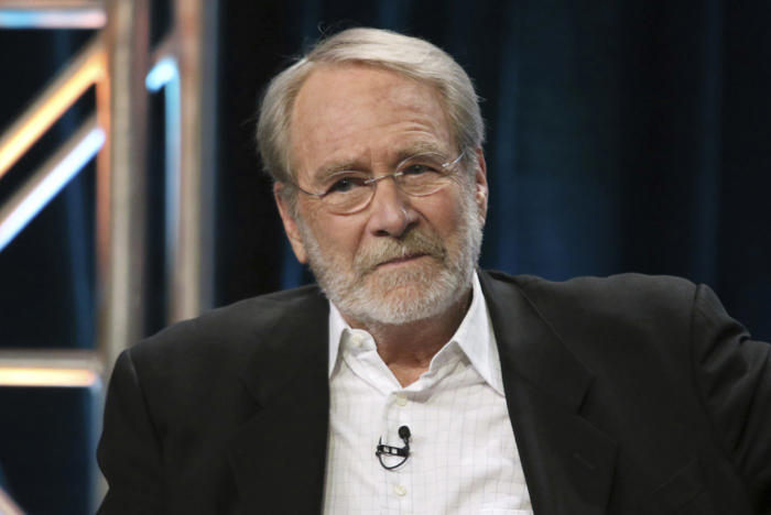 microsoft, martin mull, hip comic and actor from 'fernwood tonight' and 'roseanne,' dies at 80