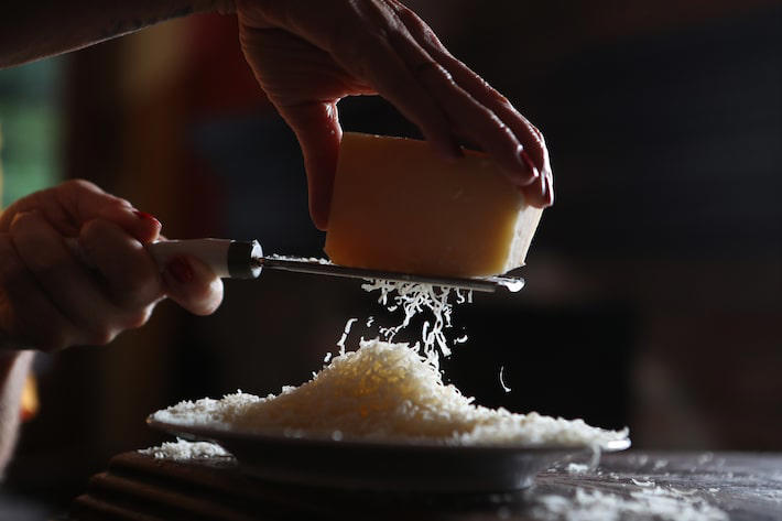 testamos 16 marcas de queijo parmesão; saiba qual é a 2ª melhor