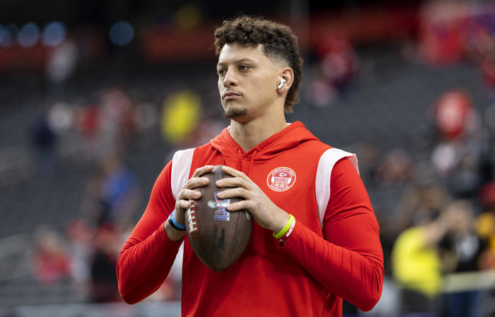 why patrick mahomes' new beer commercial can't air until he retires