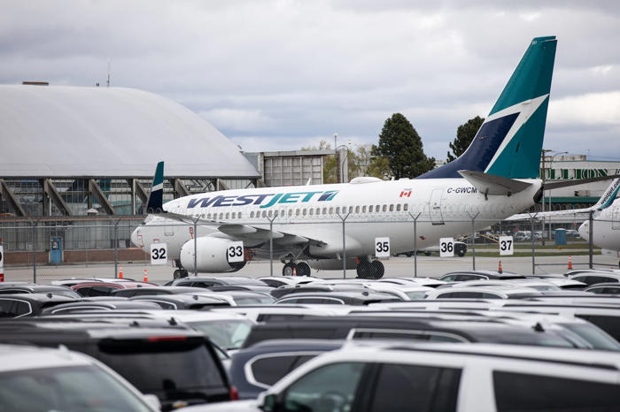westjet mechanics strike one day after federal labour minister imposes binding arbitration