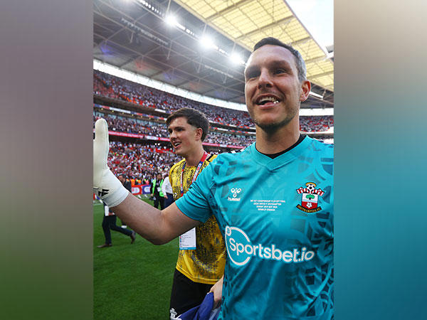 goalkeeper alex mccarthy signs two-year contract with southampton fc