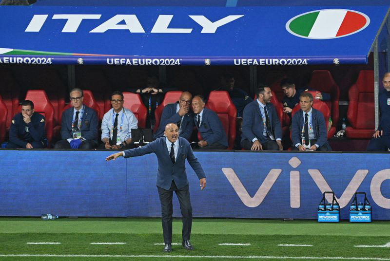 soccer-spalletti expects a relaxed italy against swiss, as the time is now