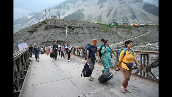 amarnath yatra: first batch of pilgrims reach baltal base camp