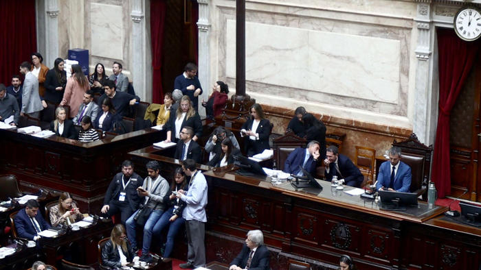 argentiniens parlament stimmt reformen zu: javier milei kann nun ein jahr lang per dekret regieren