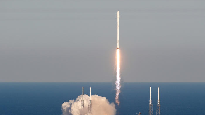 spacex successfully launches falcon-9 rocket in southern california