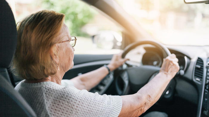 permis de conduire : une visite médicale est-elle nécessaire pour les seniors à partir d'un certain âge ?