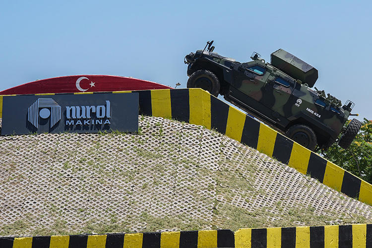 estonya, türk zırhlısı yörük 4x4'ü bekliyor