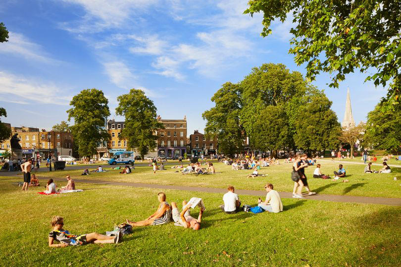 doctor explains why uk temperatures feel hotter than when you're abroad