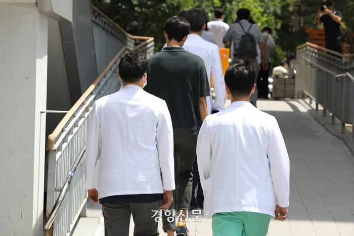 의사들 다음달 26일 ‘대토론회’···참여 의사는 휴진 불가피