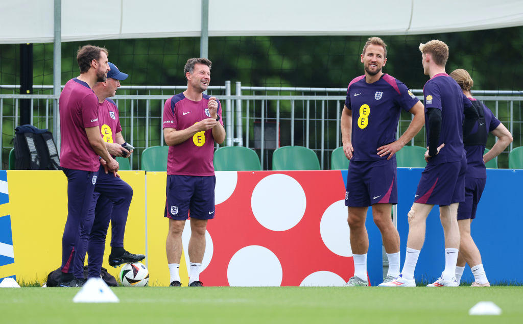 gary neville urges gareth southgate to drop three england players for slovakia clash