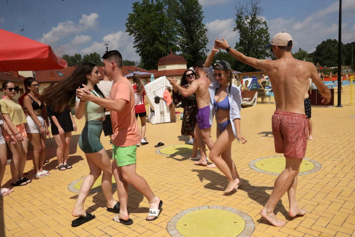 legnica: „świat pod kyczerą” zawitał na letnich basenach, zobaczcie zdjęcia