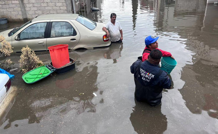 autoridades supervisan zonas afectadas por inundaciones en múltiples municipios del edomex