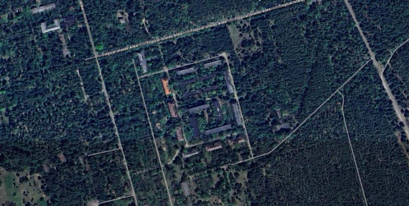 mysteriös: google maps enthüllt verlassene ddr-geisterstadt im wald