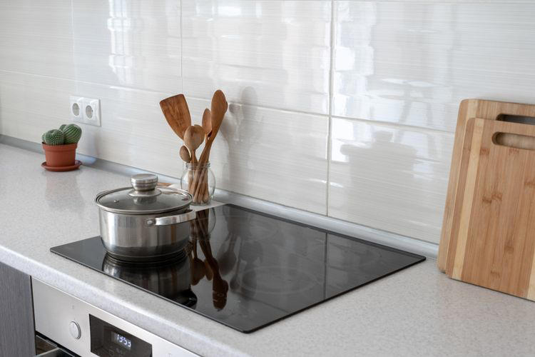 5 cara menata kompor tanam di dapur agar terlihat lebih menarik