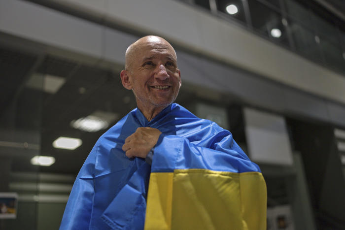 10 ukrainians held prisoner for years in russia return home after vatican mediation