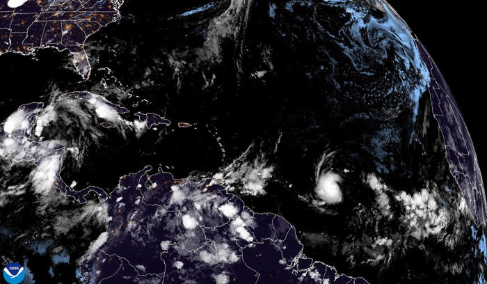 se forma la tormenta tropical beryl en el atlántico; avanza rumbo al caribe