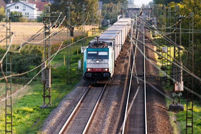 rheintalbahn-teilstück im august gesperrt
