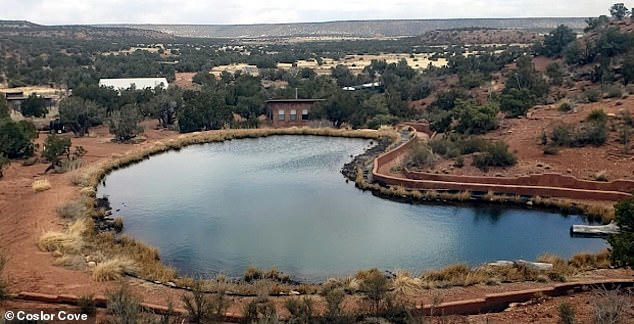 off-grid city springs up in middle of desert 150 miles from anywhere