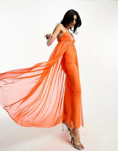 la robe sheer : le must-have de la saison pour un look sensuel et élégant