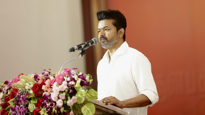 vijay asks students to stay away from drugs!