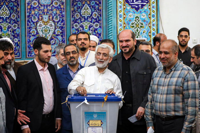 reformist and hardliner neck and neck in iran's presidential vote