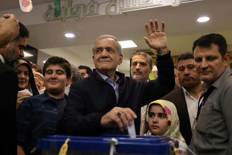 présidentielle en iran: vers un second tour entre un réformateur et un ultraconservateur