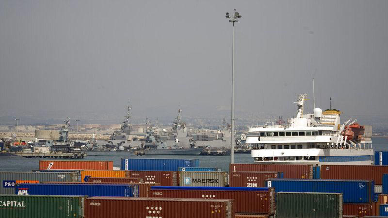 attacchi houthi contro navi nel mediterraneo e nel mar rosso