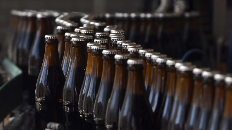ošizené pivo a nebezpečné okurky. kontroloři odhalili na českém trhu další vadné výrobky
