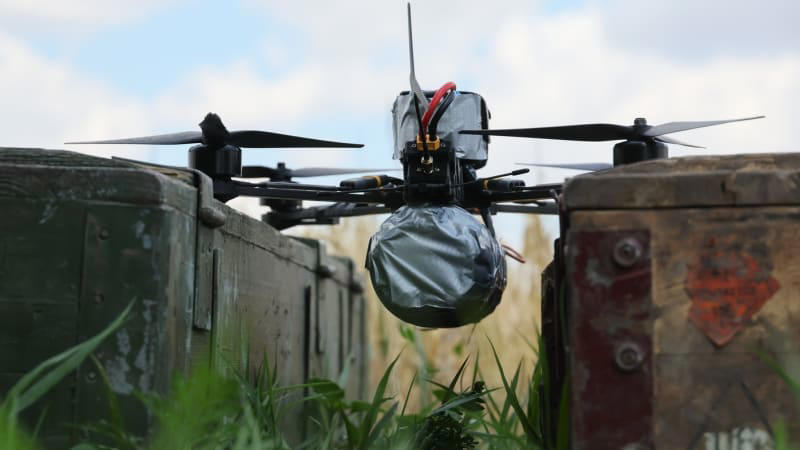 tvrdý úder ukrajinců v kurské oblasti: při náletu dronů zemřelo pět lidí, tvrdí rusové