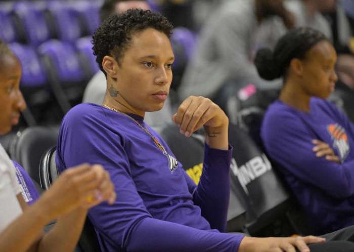 mercury coach delivers criticism to brittney griner after loss to sun