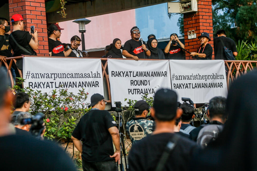 organisers vow to bring anti-anwar rally to tambun if demands not met in 30 days
