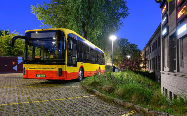 pierwszy chiński elektryczny autobus testowany na ulicach wrocławia. na jakich liniach go spotkamy?