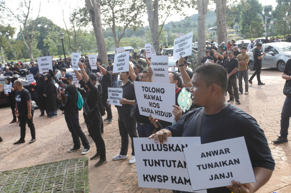 organisers vow to bring anti-anwar rally to tambun if demands not met in 30 days