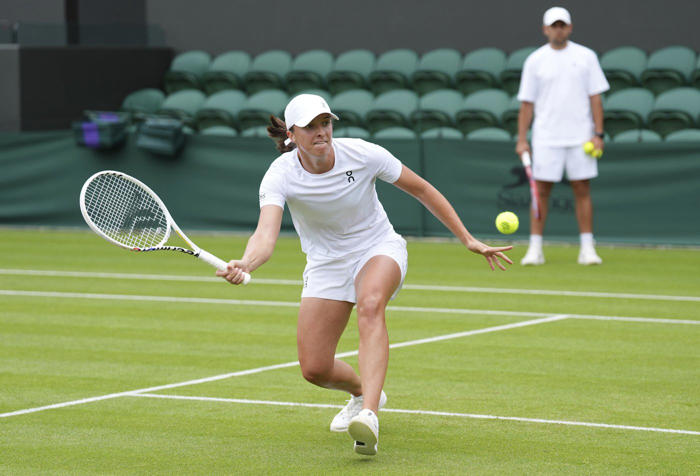 wimbledon 2024: iga swiatek calls herself a perfectionist and now she wants to improve on grass